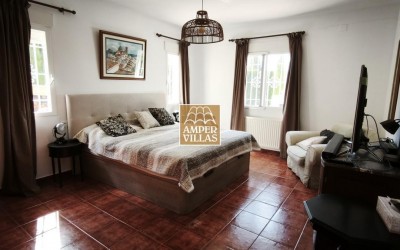 Spacious villa with guest apartment within short distance of the center of Altea la Vella.